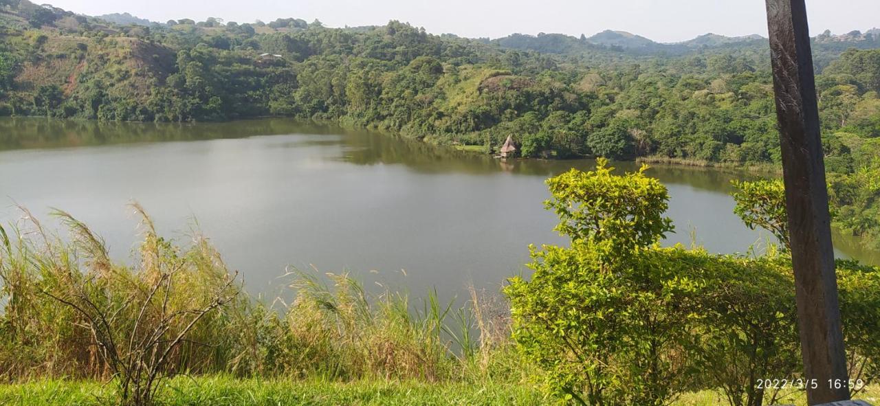 Mwamba Kelele Lodge Fort Portal ภายนอก รูปภาพ