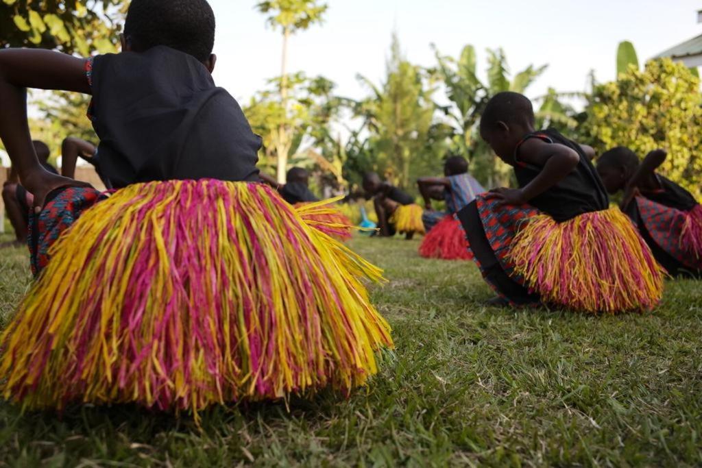Mwamba Kelele Lodge Fort Portal ภายนอก รูปภาพ